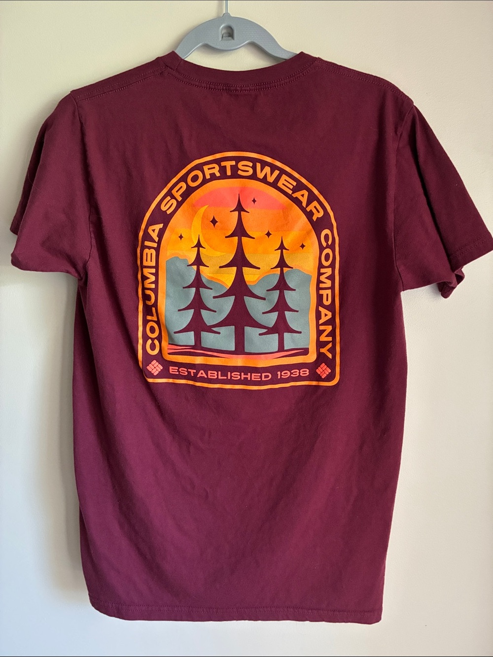 Columbia Men's Maroon Short-Sleeve Tee with Sunset Tree Graphic